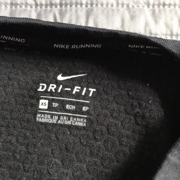 Nike Dri-fit long sleeve running shirt size xs - Picture 3 of 4
